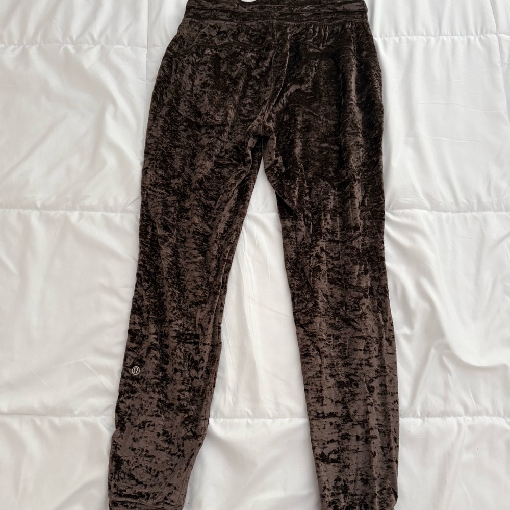 Lululemon Ready to Crush Jogger in French Press - Picture 2 of 8